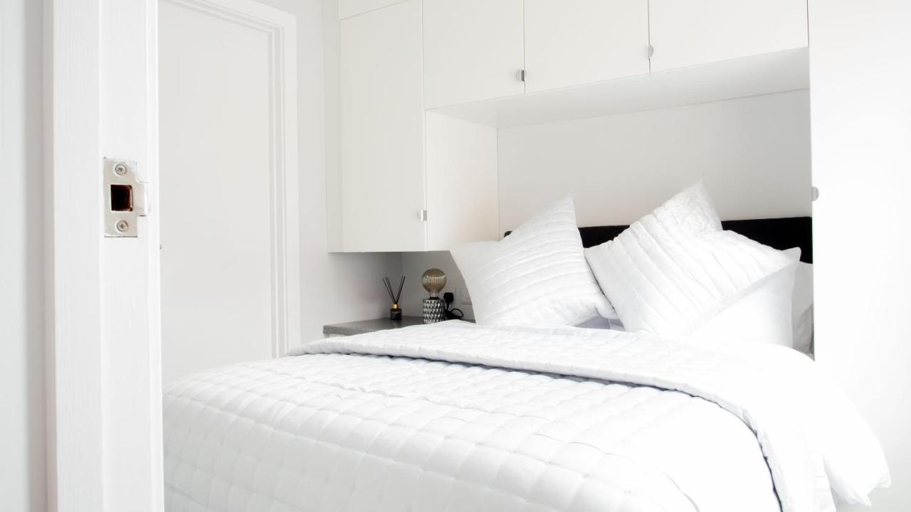 Modern Apartment With Free Parking And Wifi ストラットフォード＝アポン＝エイボン エクステリア 写真