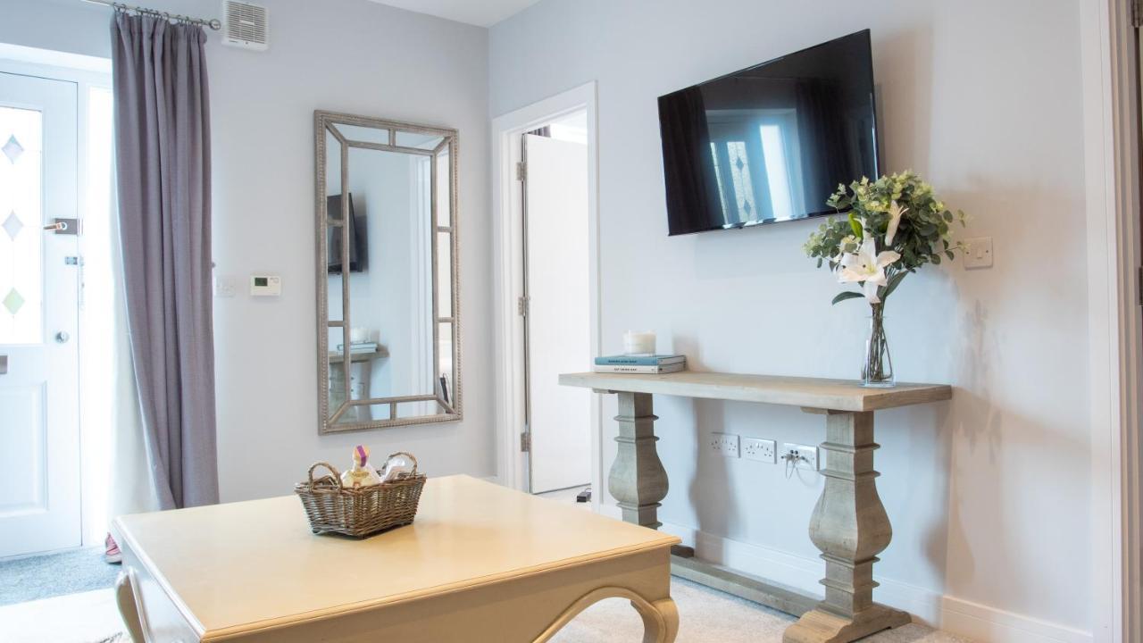 Modern Apartment With Free Parking And Wifi ストラットフォード＝アポン＝エイボン エクステリア 写真
