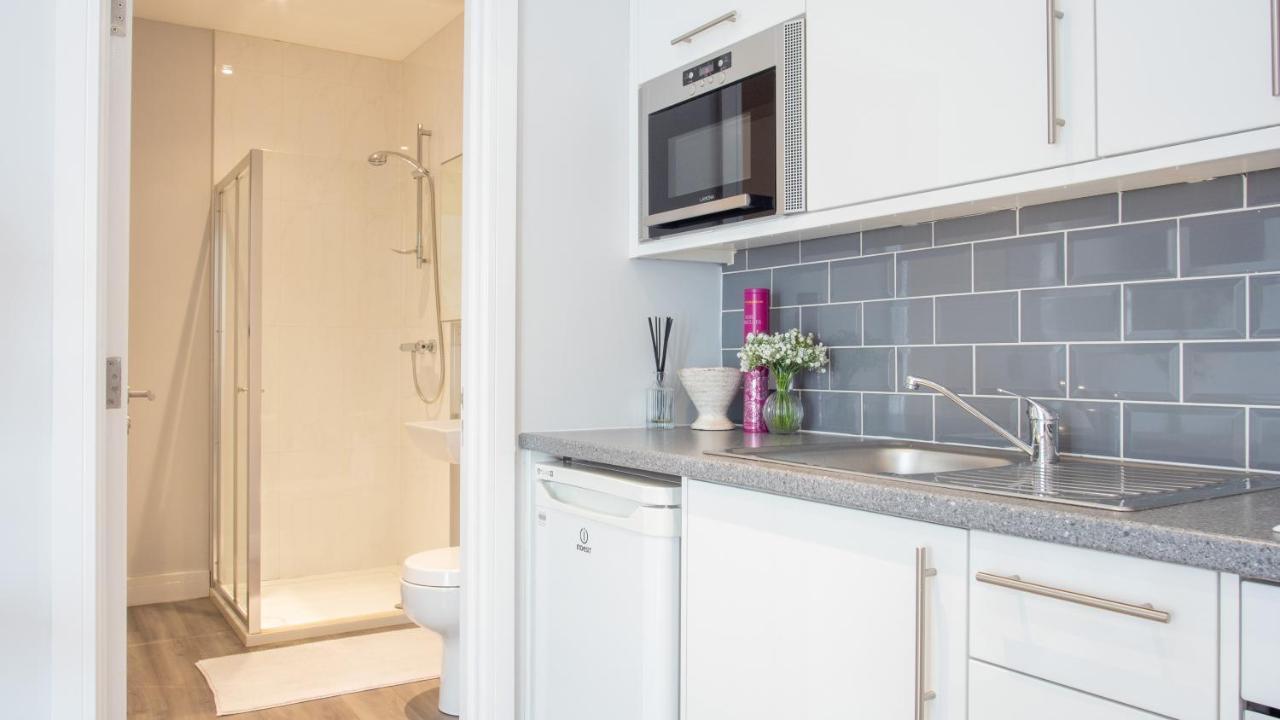 Modern Apartment With Free Parking And Wifi ストラットフォード＝アポン＝エイボン エクステリア 写真
